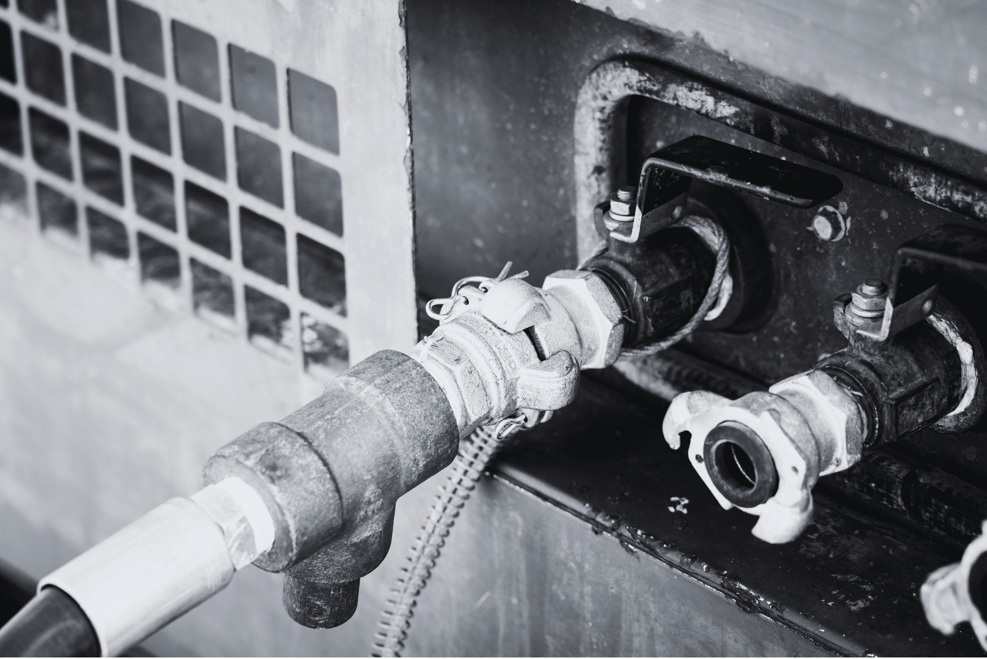 hydraulic cylinder leak